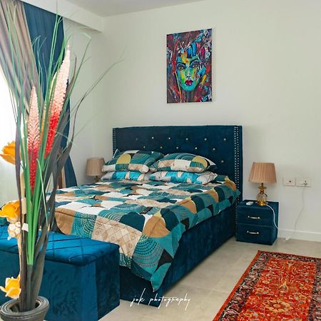 Luxury 2 Bedroom Apartment With Huge Balcony , Pool, Gym At Tribute House Accra Exteriér fotografie