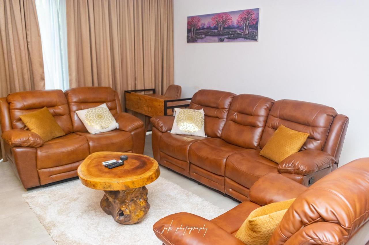 Luxury 2 Bedroom Apartment With Huge Balcony , Pool, Gym At Tribute House Accra Exteriér fotografie